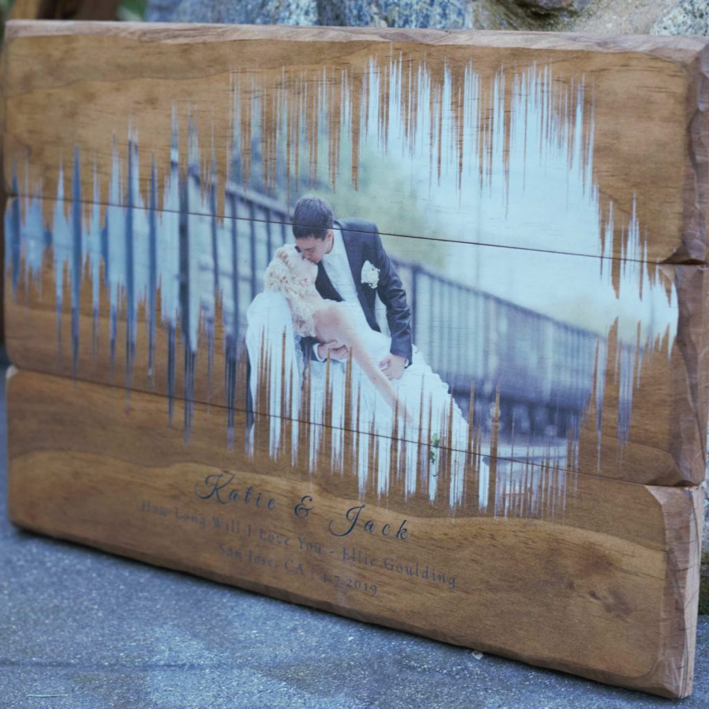 soundwave picture print on wooden